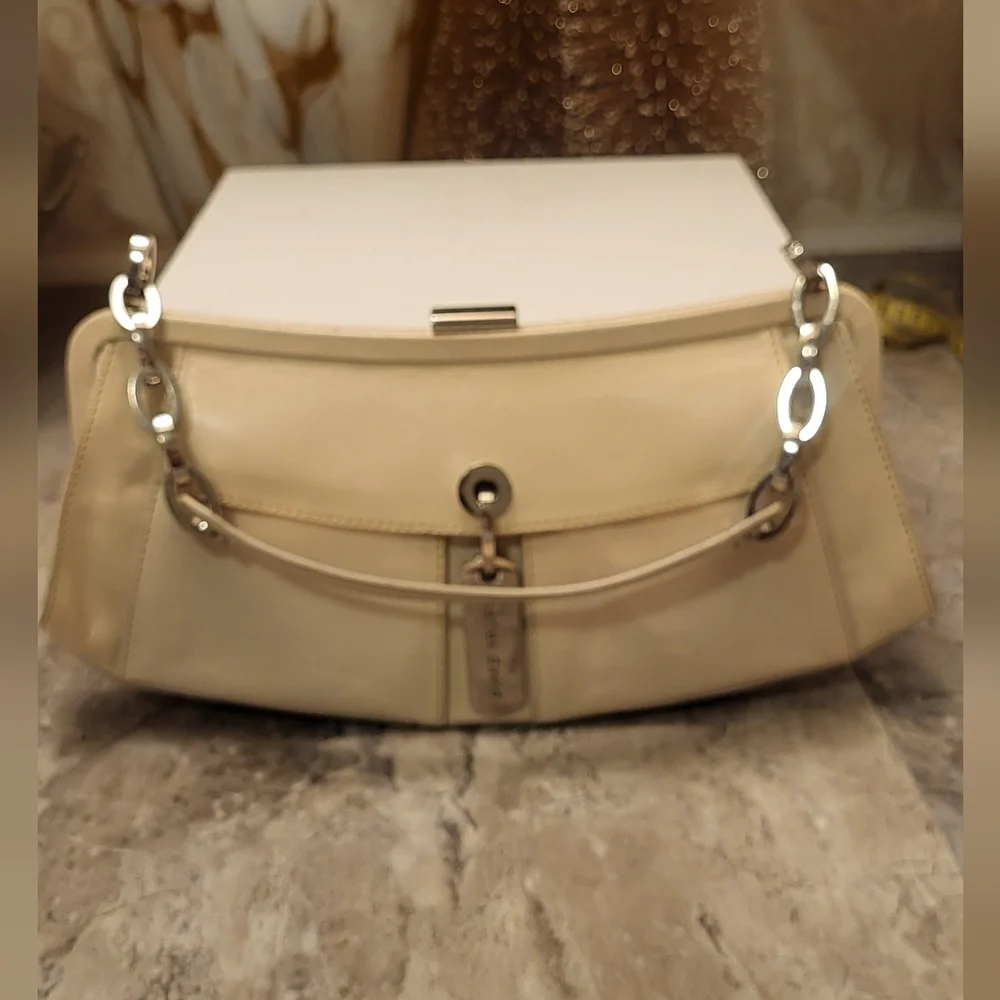 Charles David clutch - Picture 1 of 13
